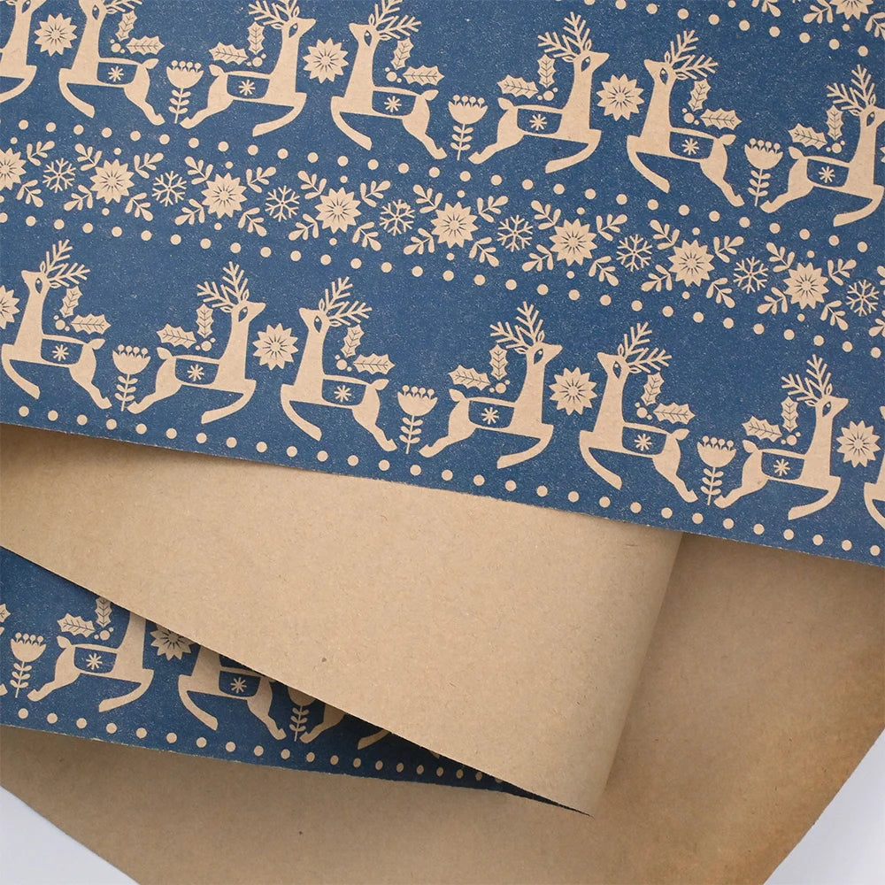 1 rollo de papel de regalo navideño de 43 cm x 15 mts aprox., papel Kraft, copo de nieve, diseño floral y de renos de Navidad