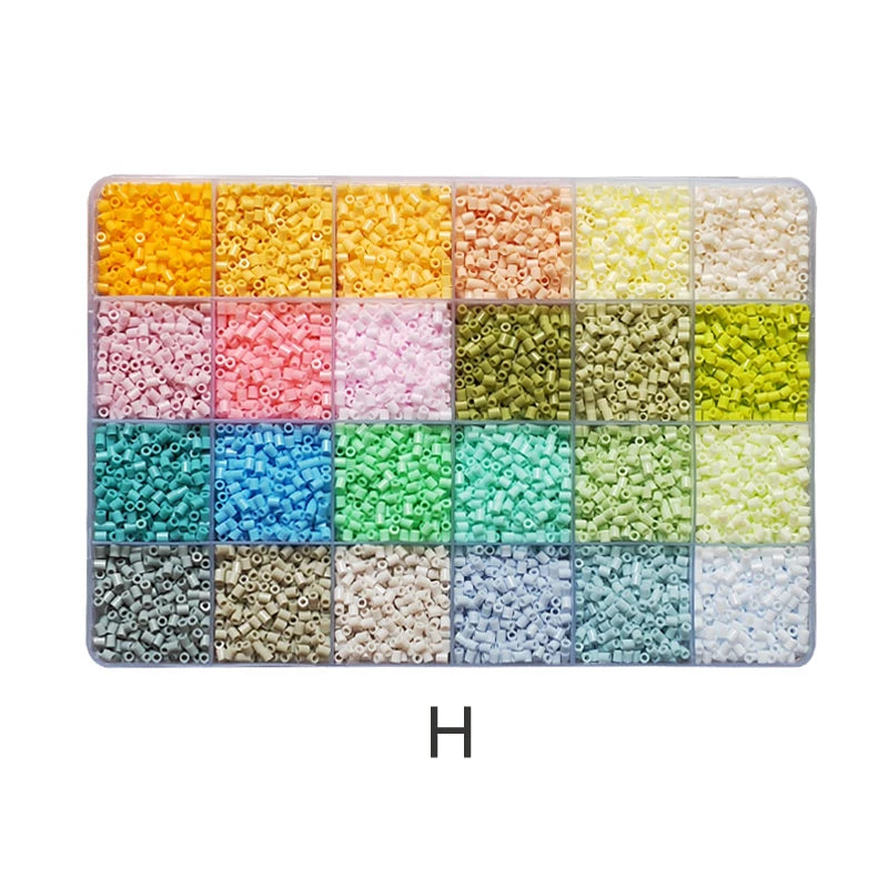 Mini-cuentas para manualidades, cuentas de 2,6mm, 13200 piezas, 24 colores por caja