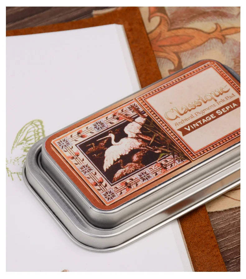 Almohadillas de tinta japonesas Classique, tinta aceitosa de Color Retro, almohadilla de tinta de secado rápido, sello de caja de Metal resistente al agua, 12 colores disponibles, 1 ud.