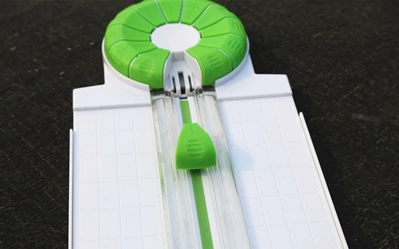 Máquina plegadora y cortadora de papel multifunción, cabezal cortador giratorio de 360 grados, 12 tipos de bordes para herramientas de arte de tarjetas de corte manual