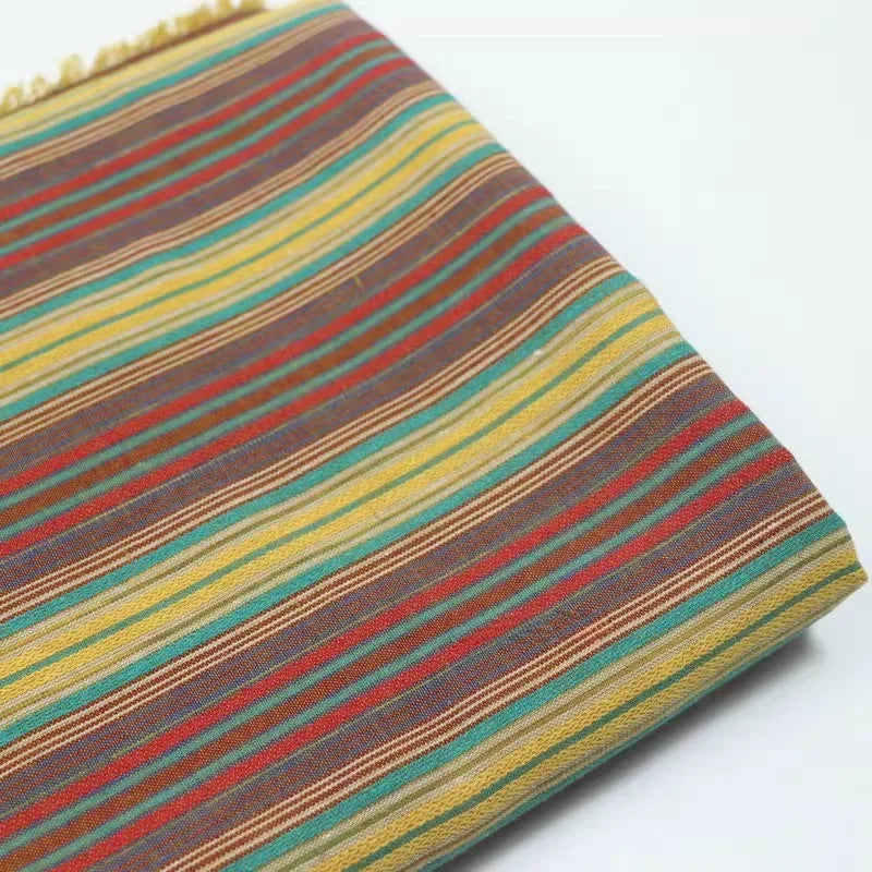 Tela de Lino y Polialgodón Teñida con Hilo Rojo Vintage, Transpirable y Texturizada.