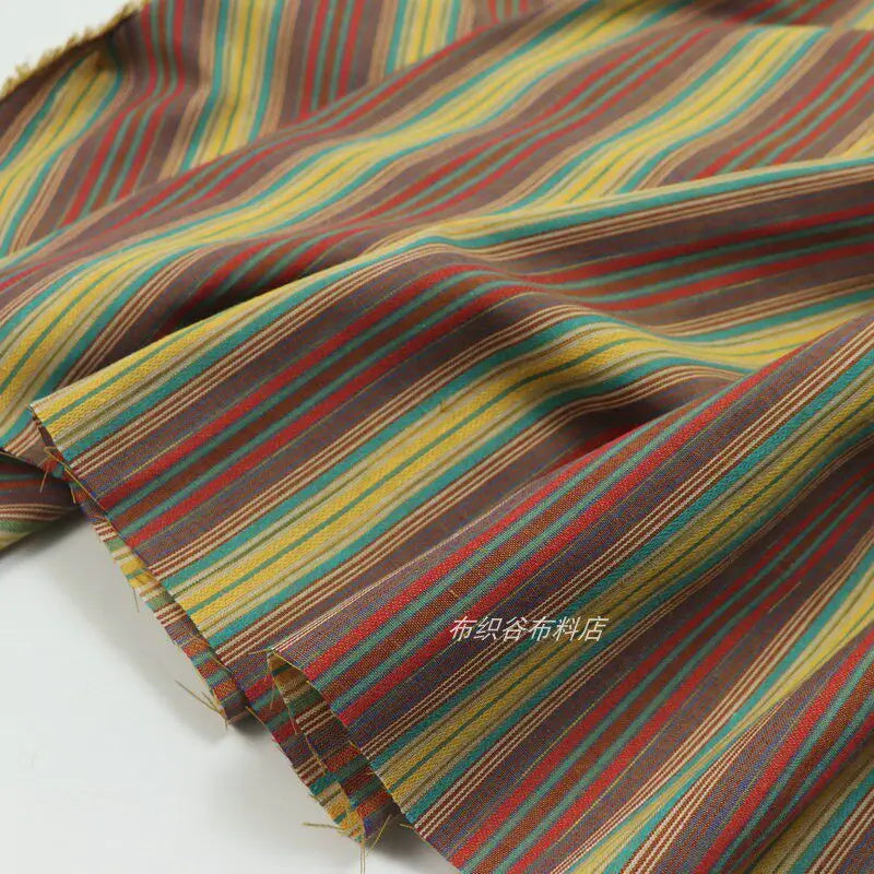 Tela de Lino y Polialgodón Teñida con Hilo Rojo Vintage, Transpirable y Texturizada.