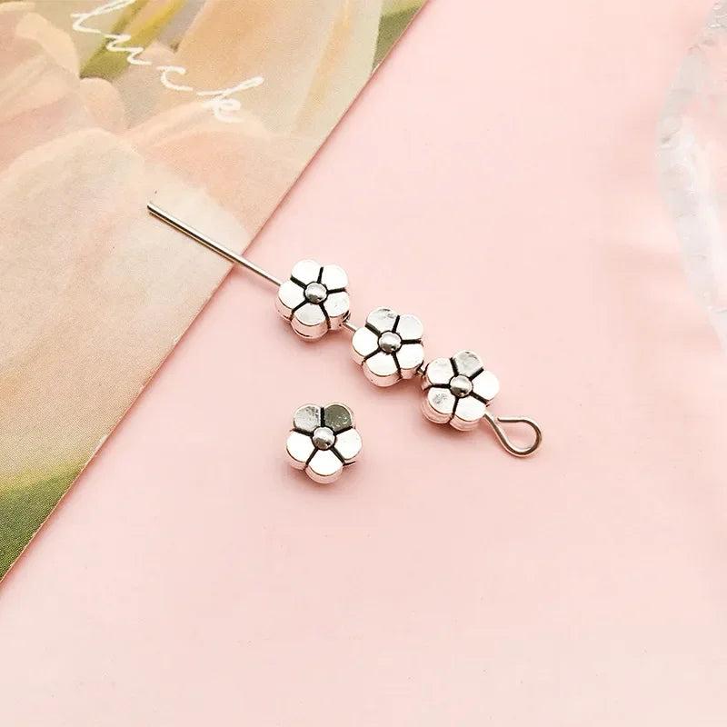 Mostacillas Retro de pentagrama de flor elíptica, joyería de aleación de plata tibetana, 50 piezas