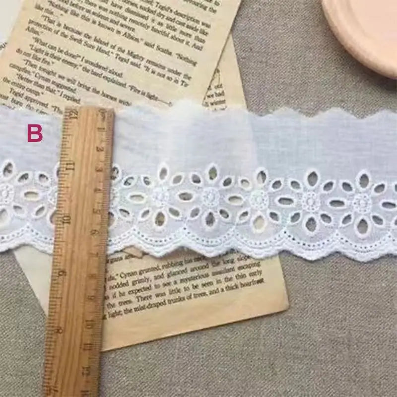 Tela de encaje de flores blancas bordadas de algodón, 15 yardas (13,7 mts)