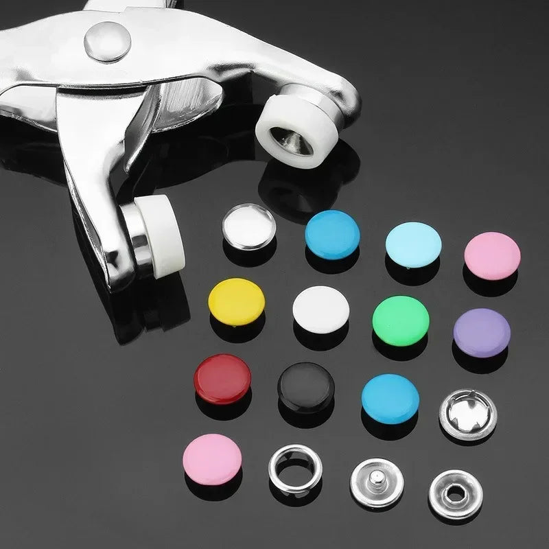 Juego de Herramientas de Alicate Sólido, Broches a Presión para Instalar en Ropa y Bolsos. 50/100 Piezas Botones Metálicos de Colores.
