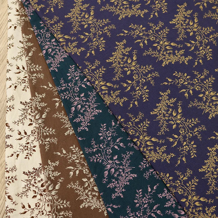 Tela de Algodón con Estampado de Flores y Plantas