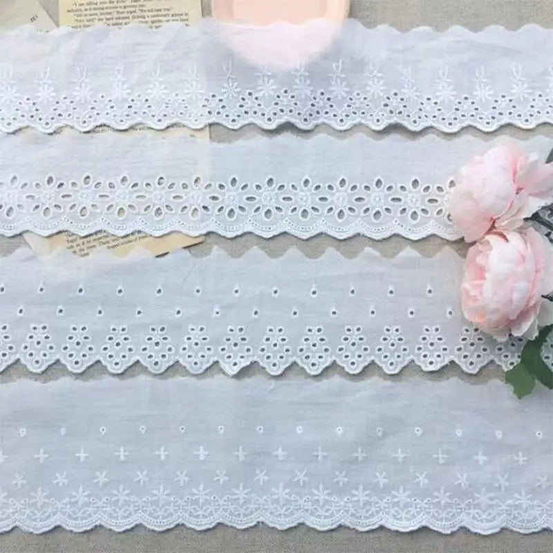 Tela de encaje de flores blancas bordadas de algodón, 15 yardas (13,7 mts)