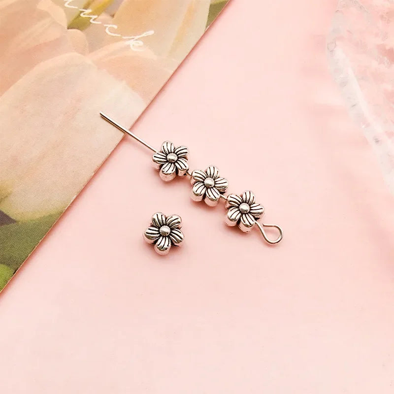 Mostacillas Retro de pentagrama de flor elíptica, joyería de aleación de plata tibetana, 50 piezas