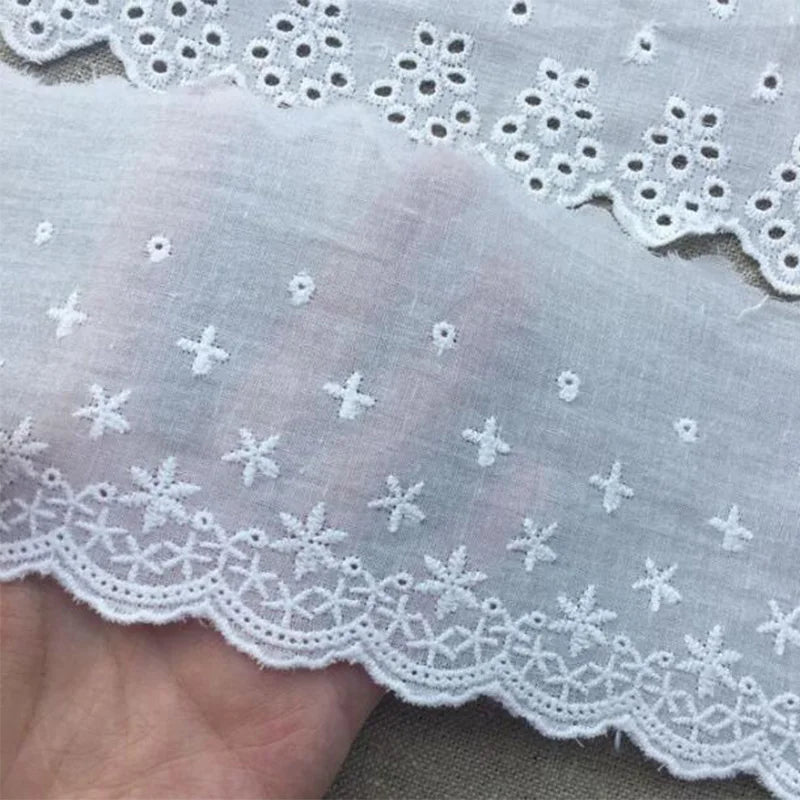 Tela de encaje de algodón bordada con flores blancas, para costura, apliques de decoración.