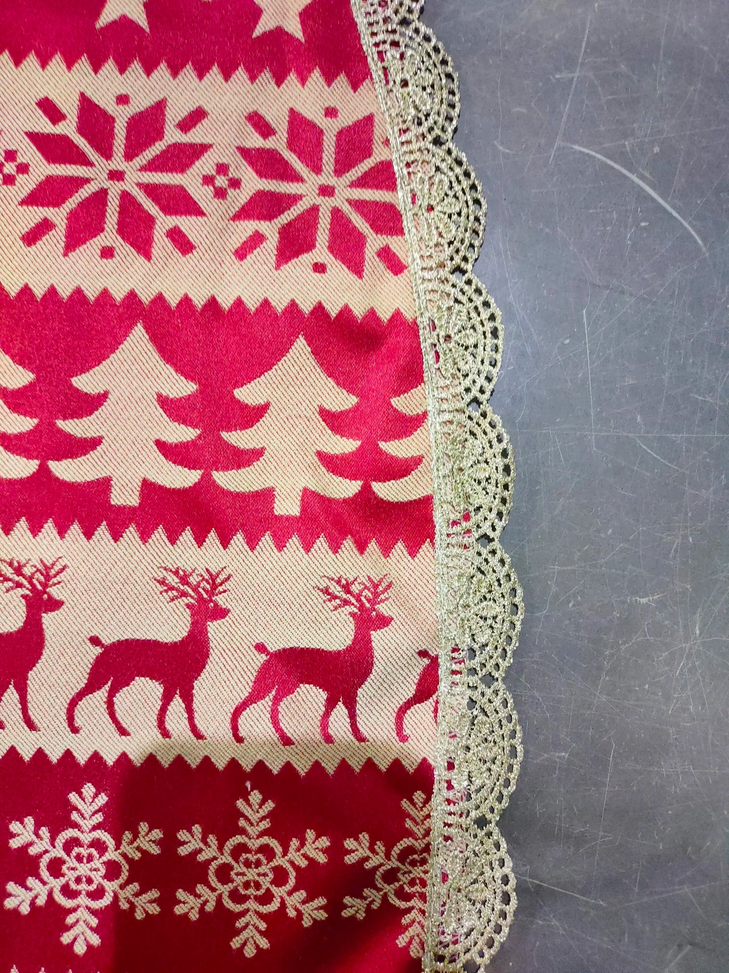 Mantel redondo navideño de Jacquard rojo, mantel impermeable con borde dorado de ciervo, con decoraciones de Navidad y forro de cojines