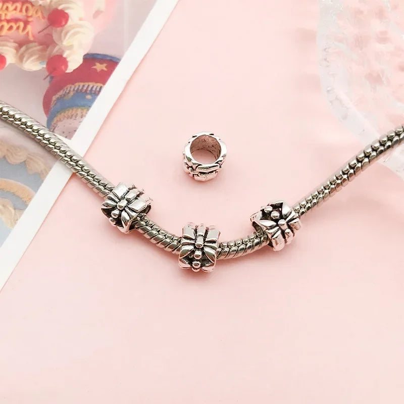 Mostacillas Retro de pentagrama de flor elíptica, joyería de aleación de plata tibetana, 50 piezas