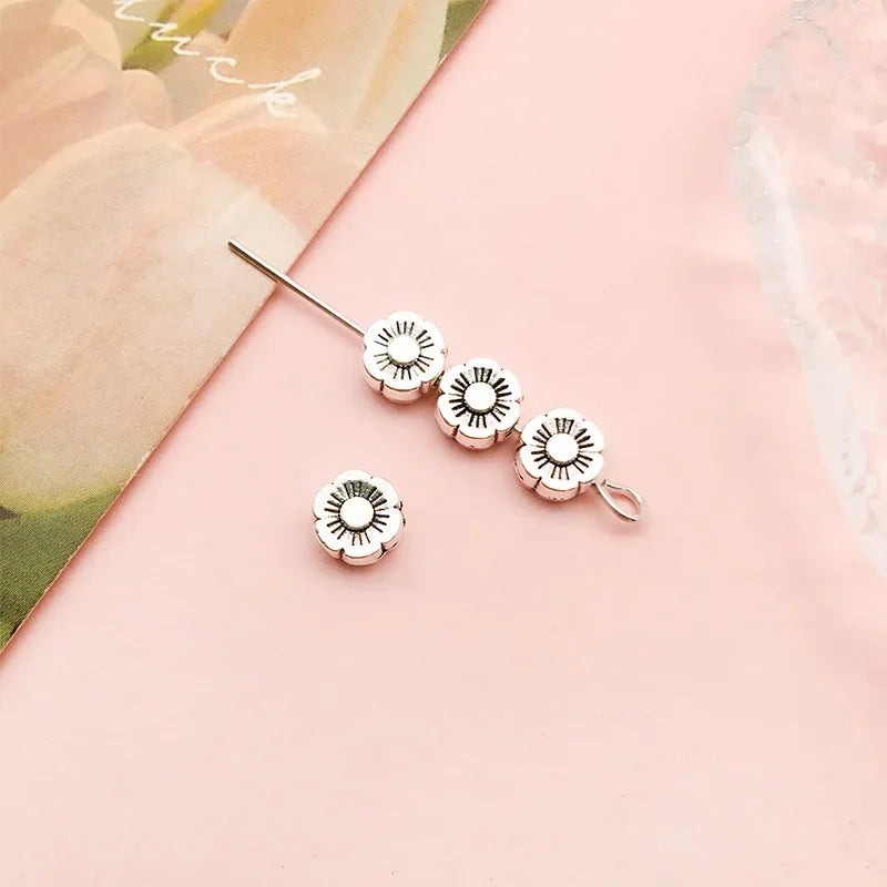 Mostacillas Retro de pentagrama de flor elíptica, joyería de aleación de plata tibetana, 50 piezas