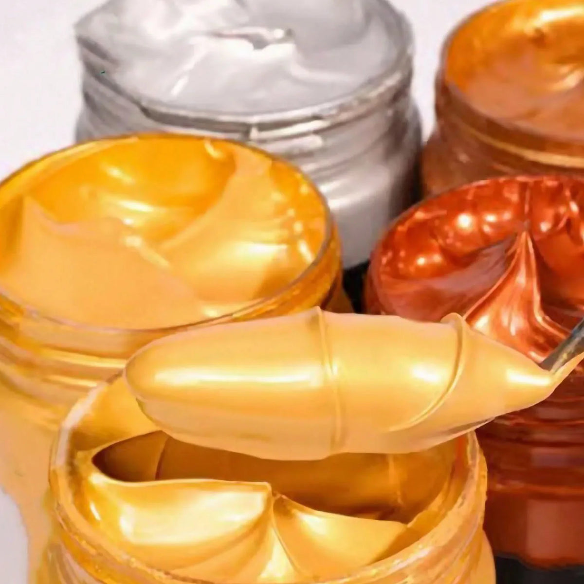 1 unidad de pintura acrílica de 100ml, en colores metalizados (oro, plata, cobre)