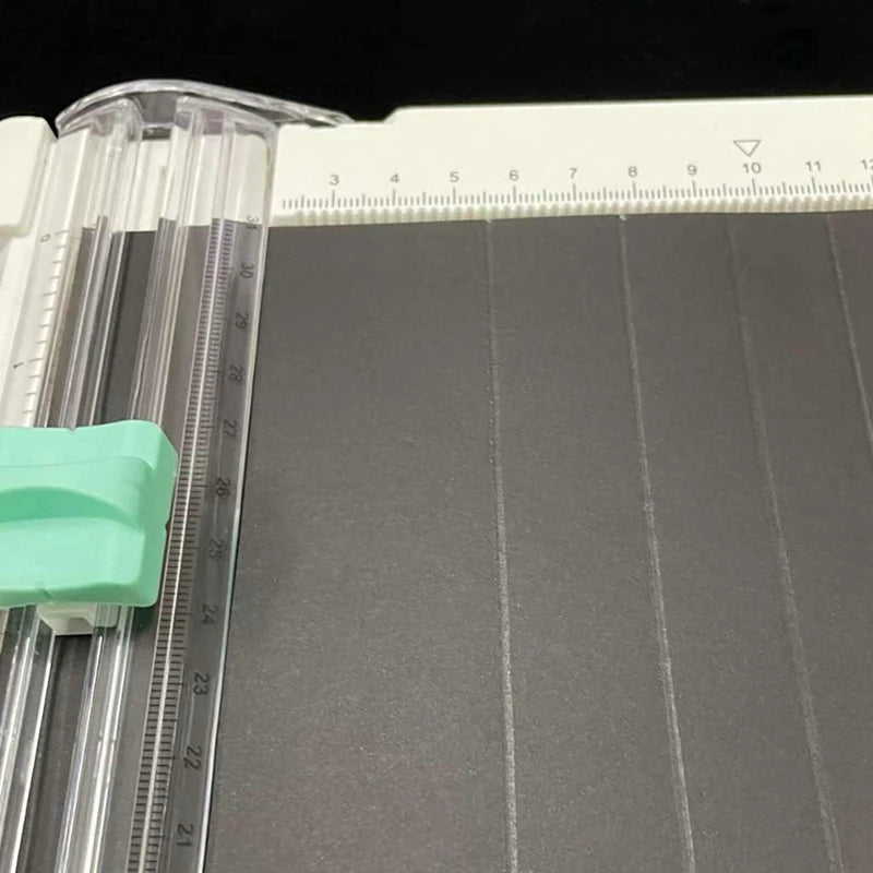 Tablero de puntuación para recortar y marcar papel: cortador de papel artesanal de 12.0 x 12.0 in, plegable y marcador para la cubierta de libros, caja de regalo y fotos, etc.