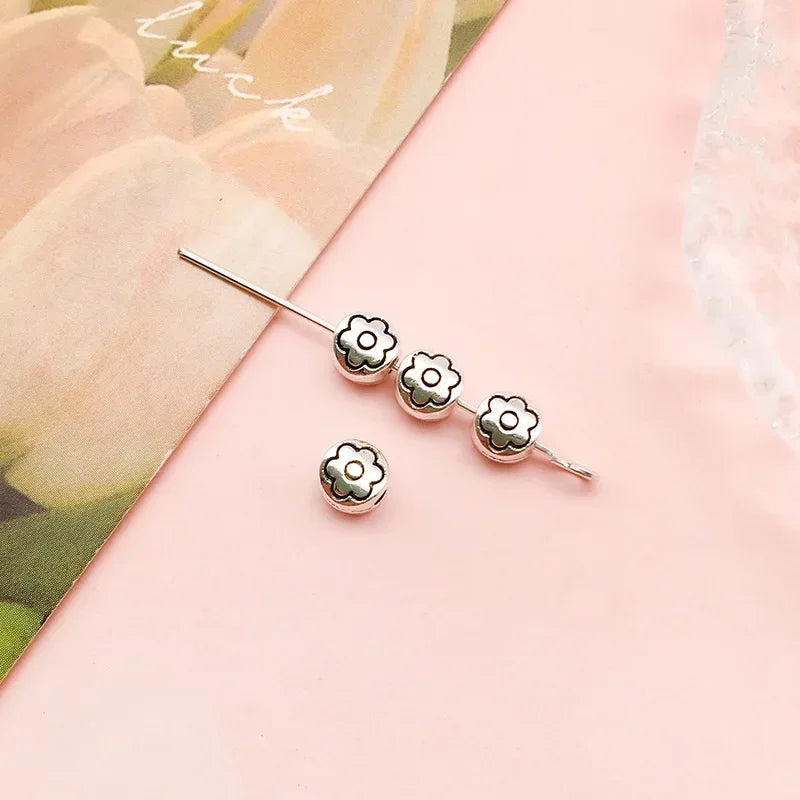 Mostacillas Retro de pentagrama de flor elíptica, joyería de aleación de plata tibetana, 50 piezas