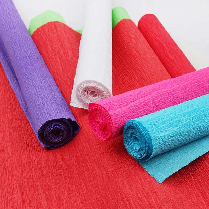 Rollo de papel crepé de colores de 50x250cm.